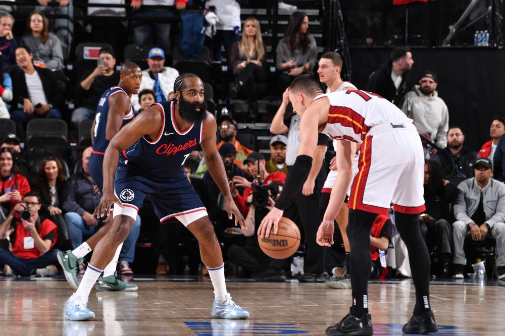 比赛中曾受 比赛中曾受