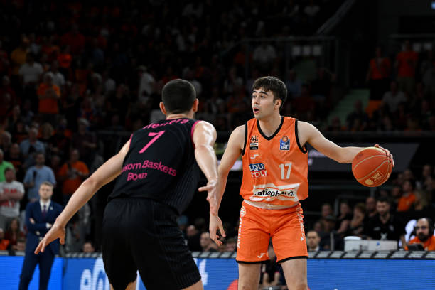 与之形成鲜 与之形成鲜